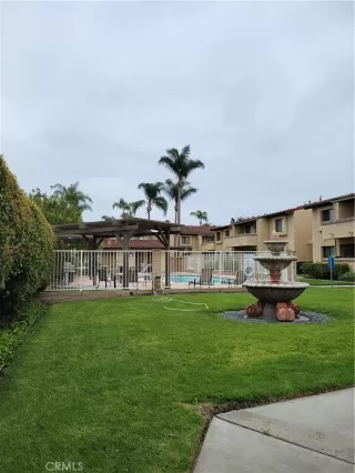 Photo #5: OC25128152 Listing 