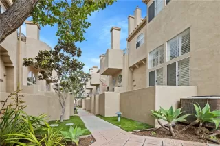 Photo #4: OC25128215 Listing 