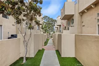 Photo #5: OC25128215 Listing 