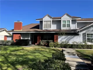 More Details about MLS # OC25129429 : 44 W YALE 8