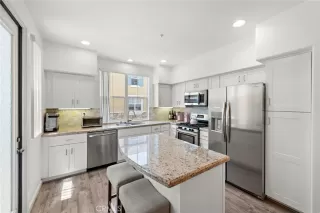 More Details about MLS # OC25129793 : 206 TERRA BELLA