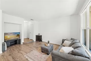 Photo #4: OC25129793 Listing 