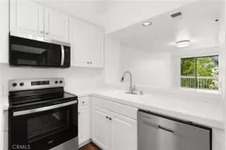 Photo #2: OC25129987 Listing 