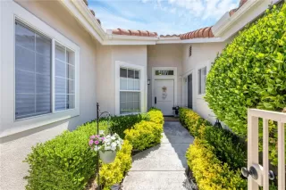 Photo #2: OC25130389 Listing