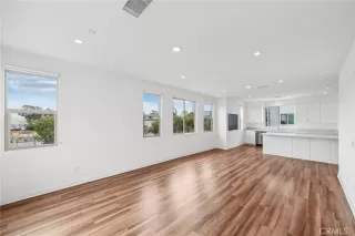 Photo #6: OC25130693 Listing 