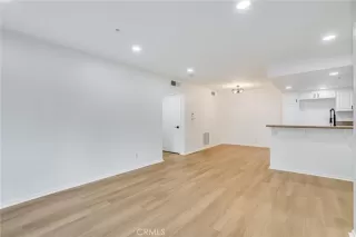 Photo #4: OC25133728 Listing 