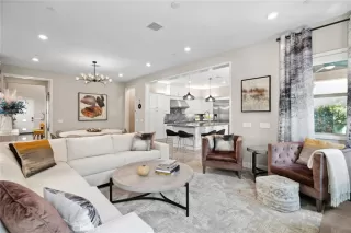 Photo #4: OC25133981 Listing 