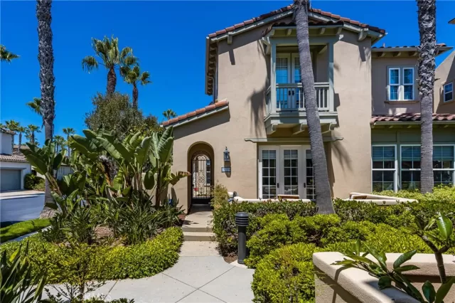 MLS: OC25134287 Condo For Sale