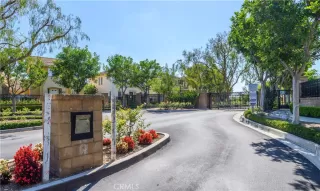 More Details about MLS # OC25134797 : 190 KENSINGTON PARK