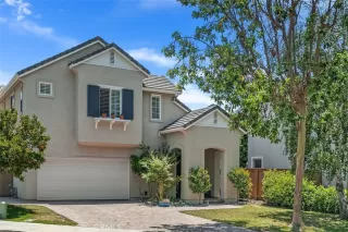 More Details about MLS # OC25135218 : 10 CUMBERLAND LANE