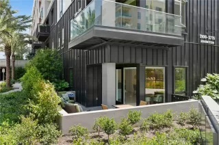 Photo #4: OC25135287 Listing