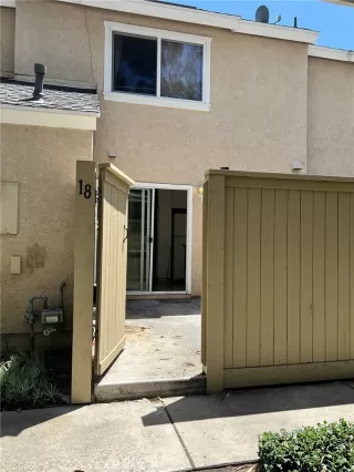 Photo #4: OC25135312 Listing 