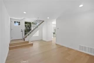 Photo #1: OC25135550 Listing