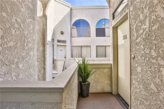 Photo #2: OC25136137 Listing 