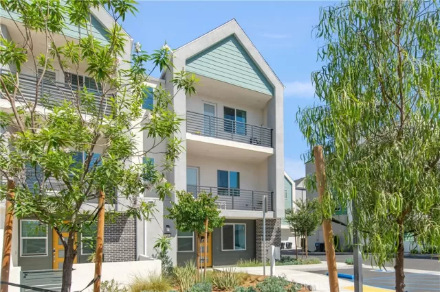 MLS: OC25136905 Condo For Sale