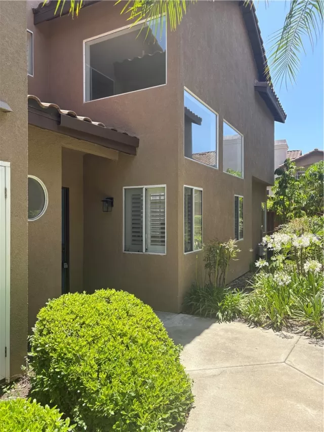 MLS: OC25137121 Condo For Sale