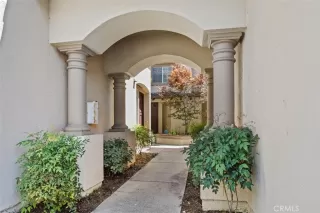 Photo #2: OC25137125 Listing 