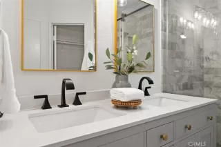 Photo #3: OC25137425 Listing 