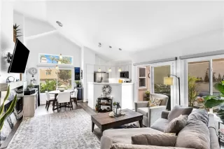 Photo #3: OC25140078 Listing 