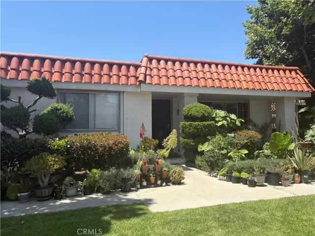 MLS: OC25140203 Condo For Sale