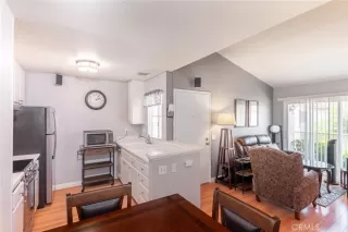 Photo #1: OC25140969 Listing