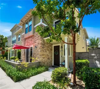 Photo #2: OC25141383 Listing