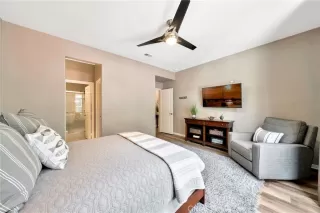 Photo #5: OC25141383 Listing