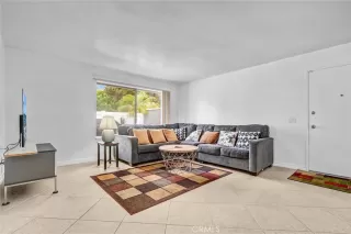 Photo #5: OC25141515 Listing