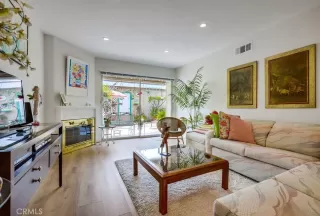 Photo #4: OC25142577 Listing