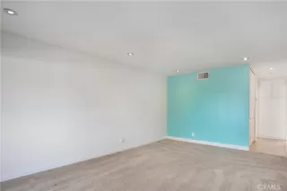 Photo #3: OC25142616 Listing