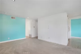 Photo #4: OC25142616 Listing