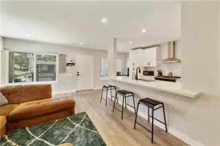 Photo #2: OC25143352 Listing