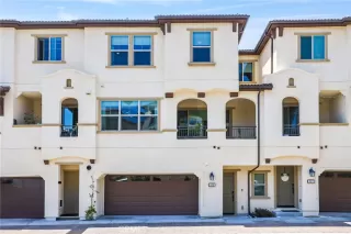 Photo #1: OC25143372 Listing