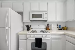 Photo #6: OC25143479 Listing