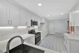 Photo #5: OC25143769 Listing