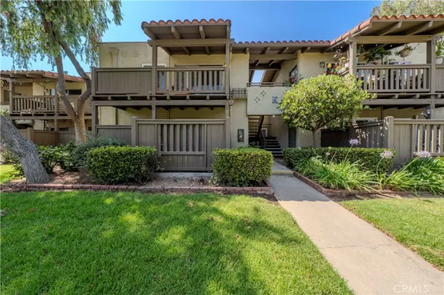 MLS: OC25144351 Condo For Sale