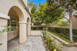 Photo #4: OC25145010 Listing