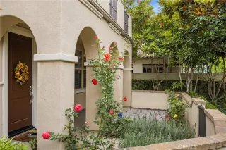 Photo #5: OC25145010 Listing