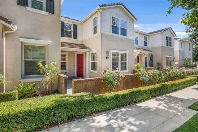 MLS: OC25145061 Condo For Sale