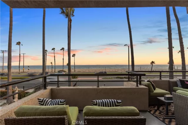 MLS: OC25145145 Condo For Sale