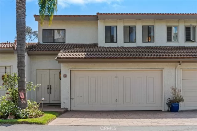 MLS: OC25145407 Condo For Sale