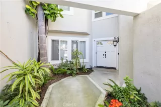 Photo #4: OC25145575 Listing 