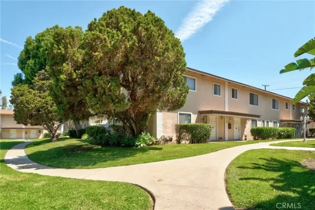 MLS: OC25146878 Condo For Sale