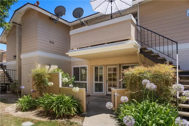 MLS: OC25147085 Condo For Sale