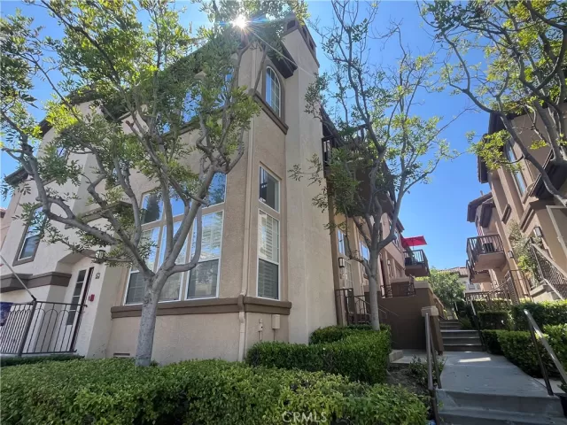 MLS: OC25147395 Condo For Sale