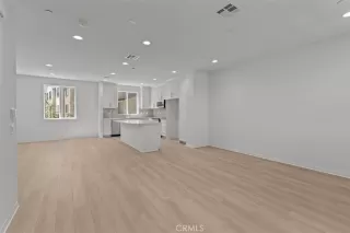 Photo #2: OC25148319 Listing 