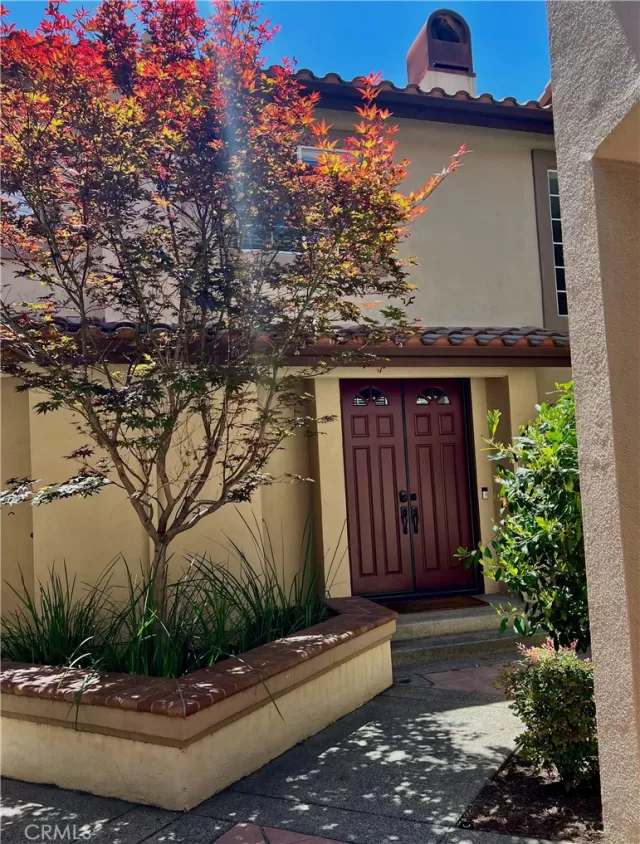 MLS: OC25149893 Condo For Sale