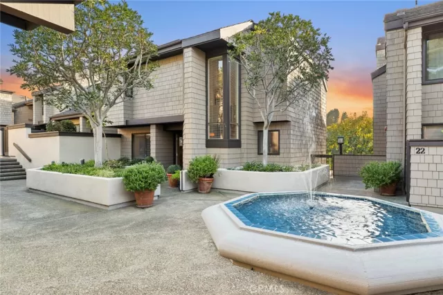 MLS: OC25149904 Condo For Sale