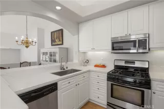 Photo #2: OC25150308 Listing