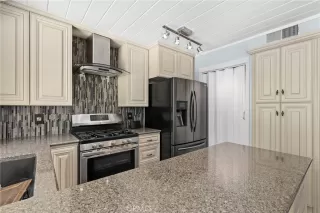 Photo #6: OC25150611 Listing 